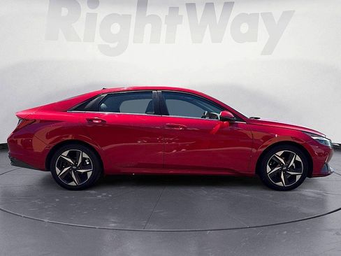 Used 2021 Hyundai Elantra SEL w/ Convenience + Premium Package FWD image 6