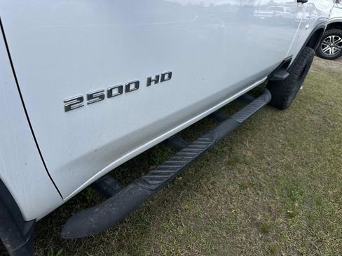 Used 2020 Chevrolet Silverado 2500 Custom w/ Custom Value Package image 5