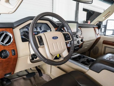 Used 2015 Ford F250 King Ranch w/ FX4 Off-Road Package AWD/4WD image 46