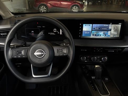 Used 2025 Nissan Kicks SV FWD image 10