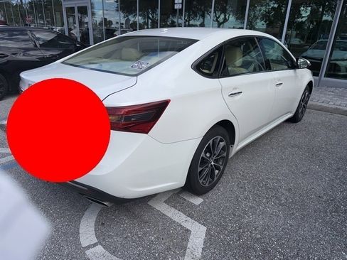 Used 2017 Toyota Avalon XLE image 5