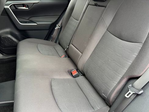 Used 2023 Toyota RAV4 SE image 13