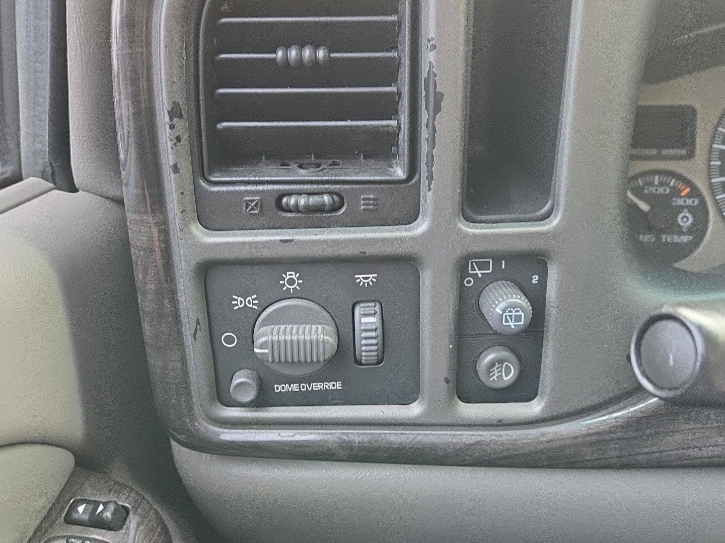 Used 2002 GMC Yukon Denali AWD/4WD image 21