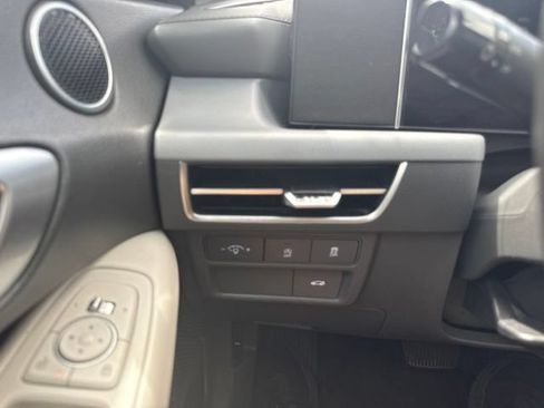 Used 2025 Hyundai Sonata SE FWD image 9