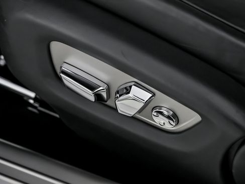 Used 2020 Rolls-Royce Wraith image 27