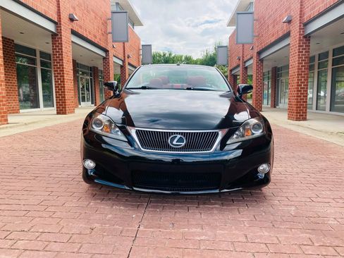 Used 2015 Lexus IS 250C image 2