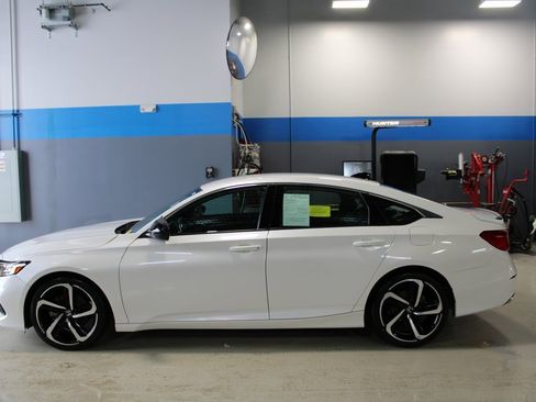 Used 2022 Honda Accord Sport image 17