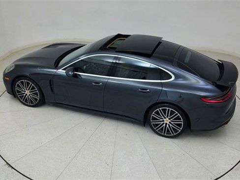 Used 2018 Porsche Panamera 4S image 77