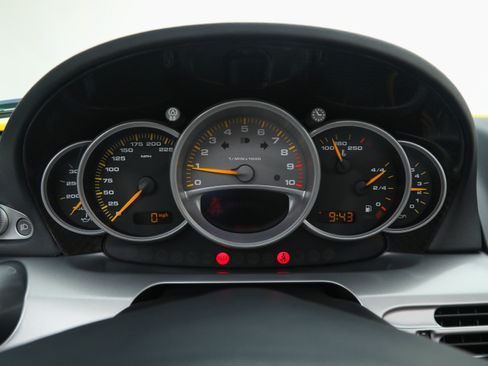 Used 2005 Porsche Carrera GT RWD image 31