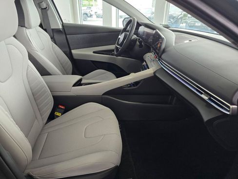 New 2026 Hyundai Elantra Limited FWD image 40