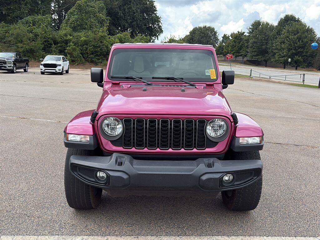 Used 2024 Jeep Gladiator Sport AWD/4WD image 2