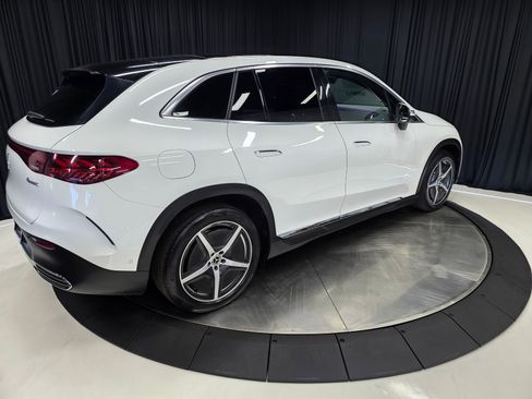 Used 2023 Mercedes-Benz EQE 500 4MATIC SUV w/ Exclusive Trim Package image 10