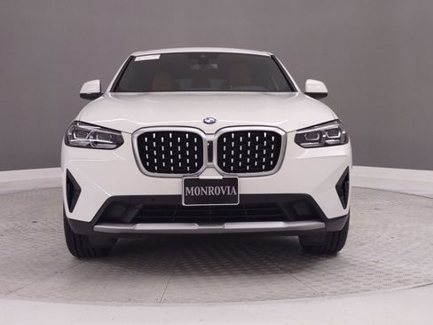 Certified 2023 BMW X4 xDrive30i w/ Convenience Package image 4