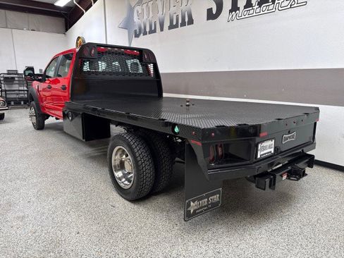 Used 2022 Ford F550 4x4 Crew Cab Super Duty w/ Power Equipment Group image 7