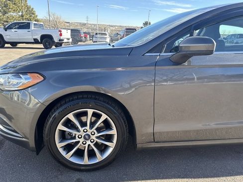 Used 2017 Ford Fusion SE image 30