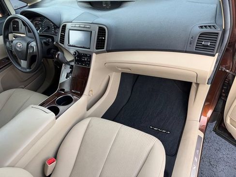 Used 2013 Toyota Venza LE FWD image 19