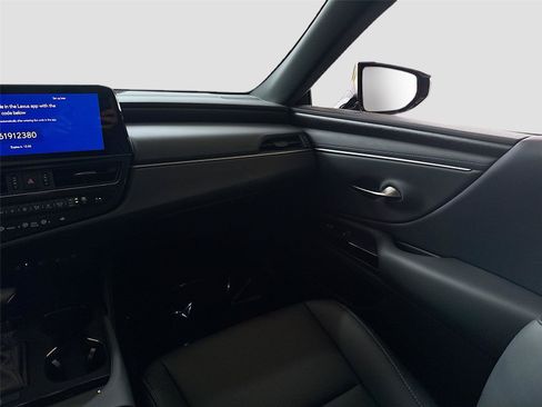 Used 2025 Lexus ES 350 w/ Premium Package FWD image 23