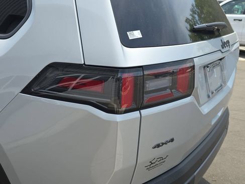New 2026 Jeep Cherokee Laredo AWD/4WD image 33