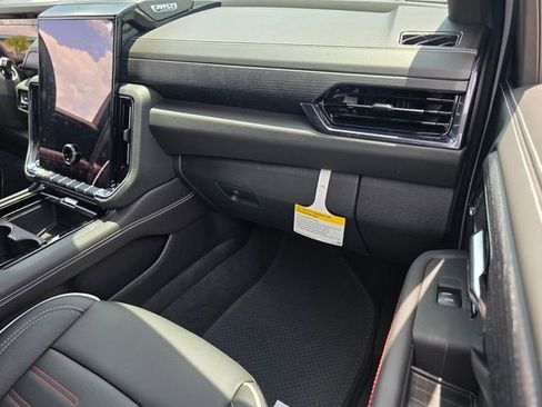 New 2026 GMC Yukon XL AT4 Ultimate AWD/4WD image 21