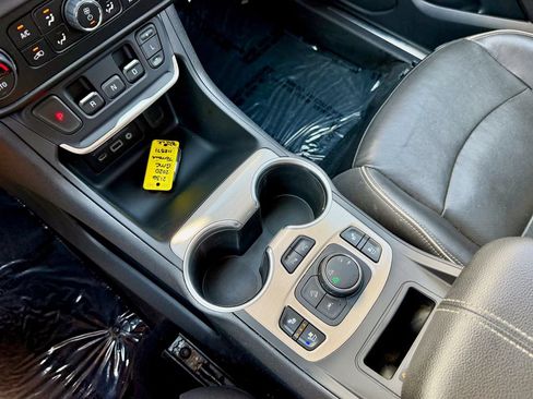 Used 2020 GMC Terrain Denali w/ Denali Premium Package AWD/4WD image 23