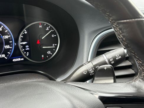 Used 2024 Buick Enclave Premium image 40