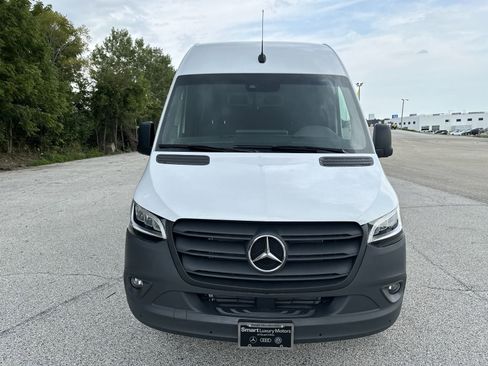 New 2024 Mercedes-Benz Sprinter 3500 image 2