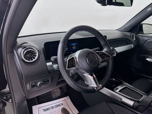 Used 2025 Mercedes-Benz GLB 250 image 10