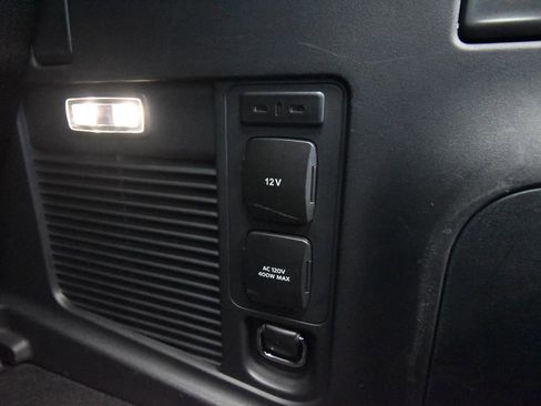 Used 2025 Ford Expedition Active image 38