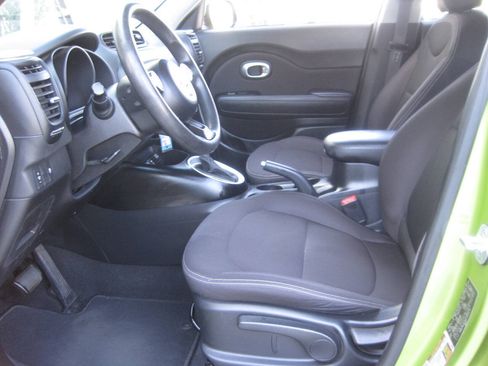 Used 2016 Kia Soul FWD image 23