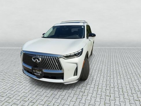Certified 2026 INFINITI QX60 Luxe w/ Cargo Package FWD image 3