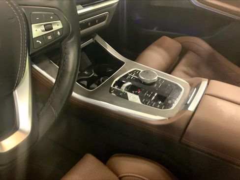 Used 2024 BMW X5 xDrive40i w/ Premium Package image 16