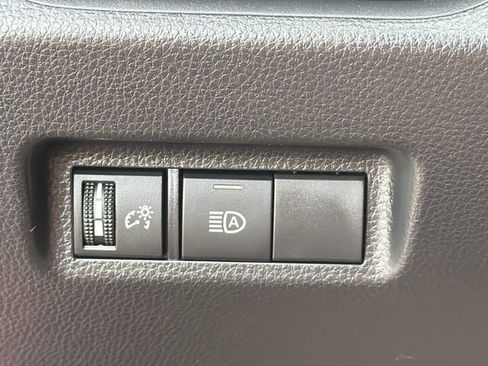 Used 2025 Toyota RAV4 LE AWD/4WD image 22