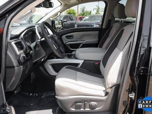 Used 2020 Nissan Titan SV w/ SV Convenience Package image 14
