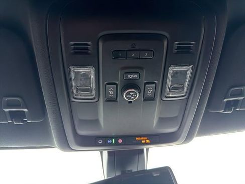 Used 2021 Chevrolet Suburban Z71 w/ Z71 Off-Road Package image 32