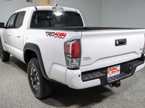 Used 2023 Toyota Tacoma TRD Off-Road image 9