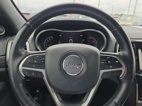 Used 2021 Jeep Grand Cherokee Laredo X image 18