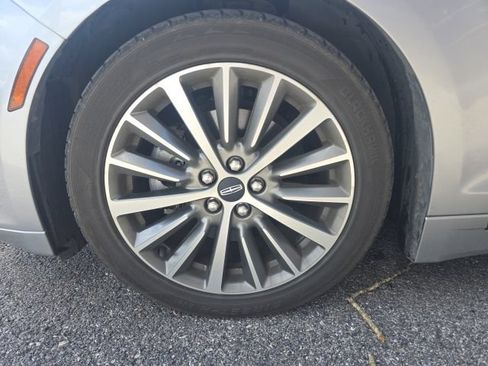 Used 2020 Lincoln MKZ FWD image 2