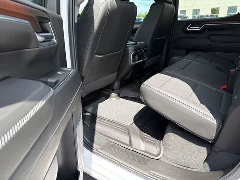 Used 2024 GMC Sierra 1500 Denali AWD/4WD image 11