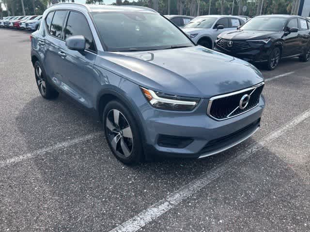 Used 2020 Volvo XC40 T5 Momentum w/ Protection Package Premier AWD/4WD image 8