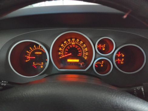 Used 2010 Toyota Tundra 4x4 CrewMax image 33