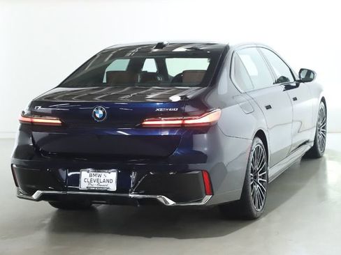 Used 2025 BMW i7 xDrive60 image 48