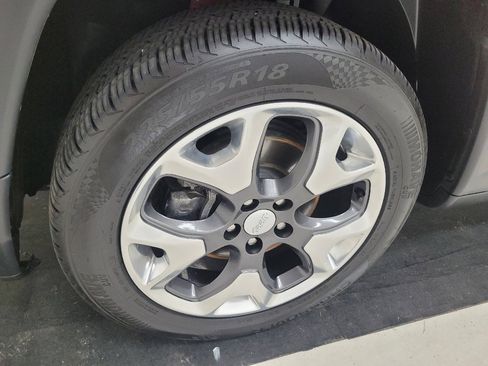 Used 2018 Jeep Compass Limited w/ Navigation Group AWD/4WD image 31