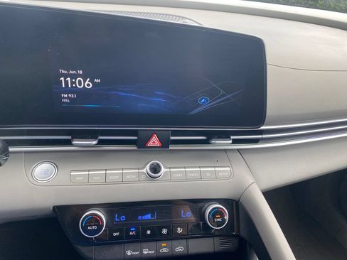 Certified 2024 Hyundai Elantra SEL FWD image 34