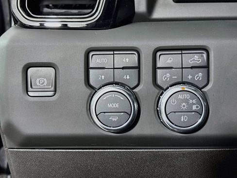 Certified 2024 GMC Sierra 2500 AT4X AWD/4WD image 11