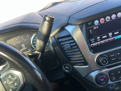 Used 2018 Chevrolet Suburban Premier image 18