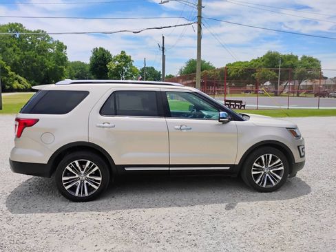 Used 2017 Ford Explorer Platinum AWD/4WD image 7