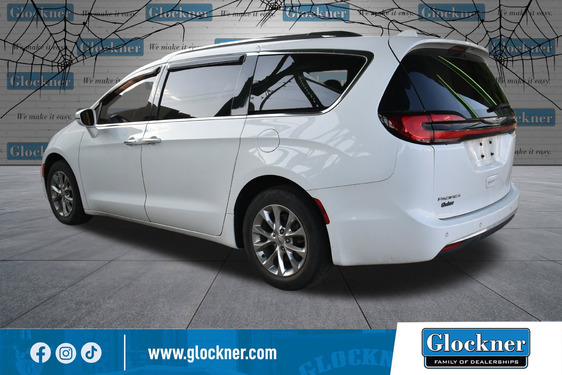 Used 2021 Chrysler Pacifica Touring-L FWD image 8