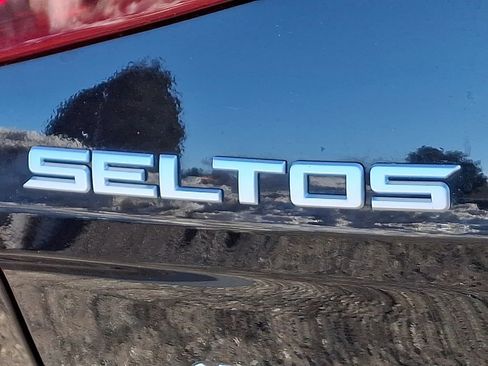 Certified 2023 Kia Seltos LX image 30