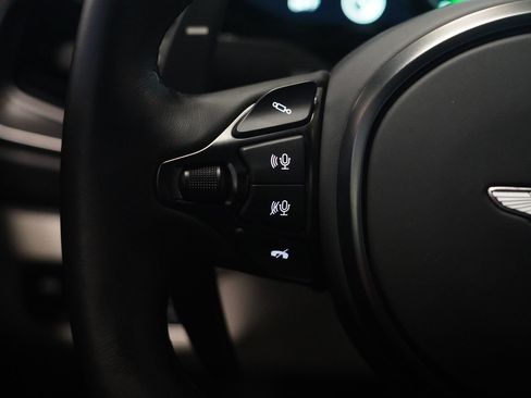 Used 2022 Aston Martin V8 Vantage Coupe RWD image 15