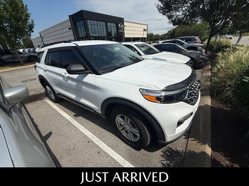 Used 2020 Ford Explorer XLT w/ Equipment Group 202A AWD/4WD image 3